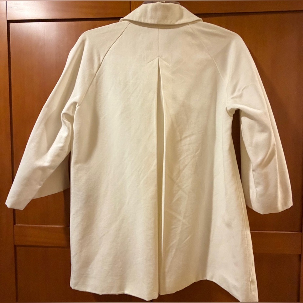 RAEFELLA SPRING COAT
4 BUTTON
SIZE SMALL - Picture 2 of 3